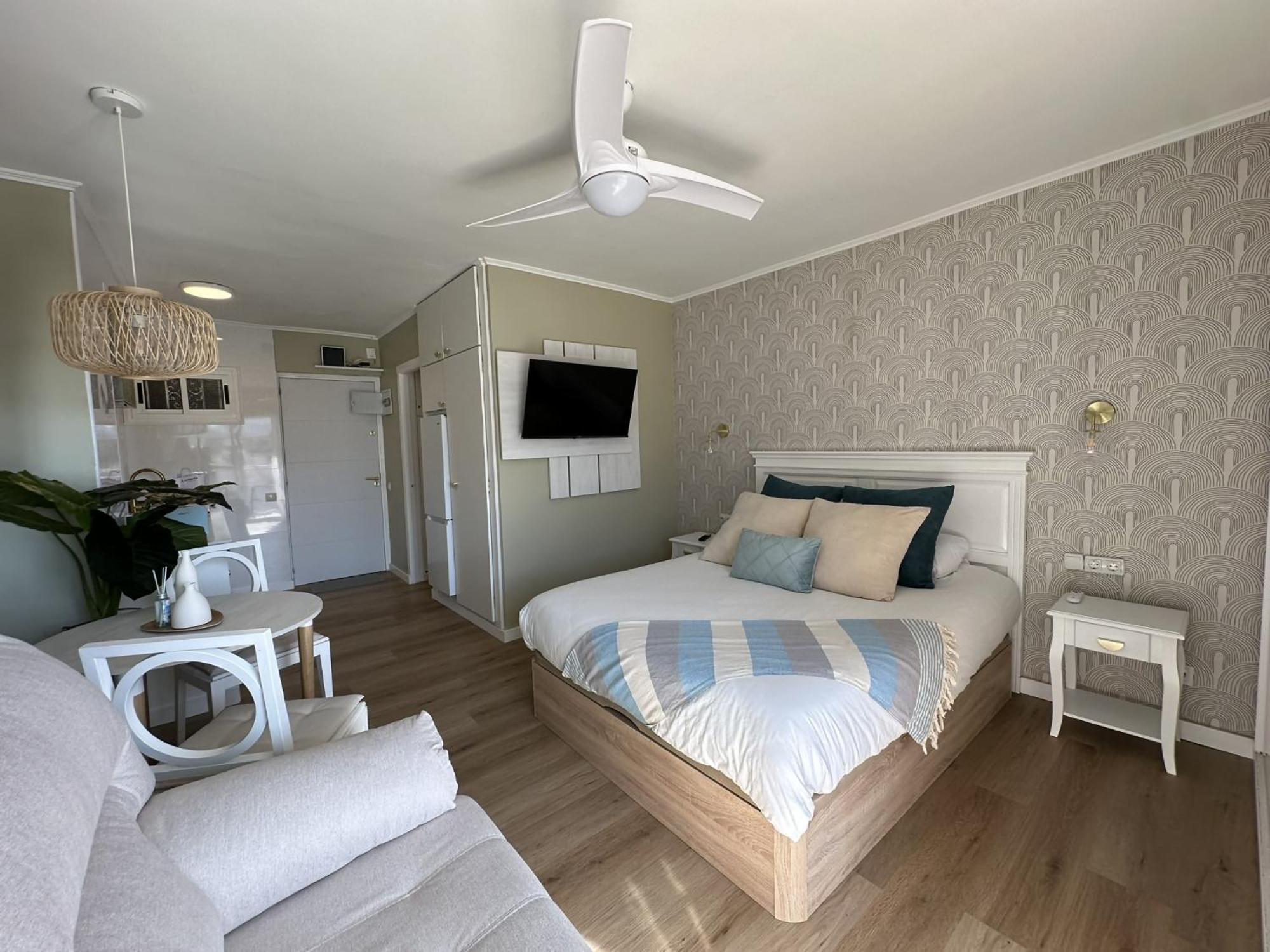 Estudio Agata Con Piscina A 800M De La Playa Benalmádena Extérieur photo