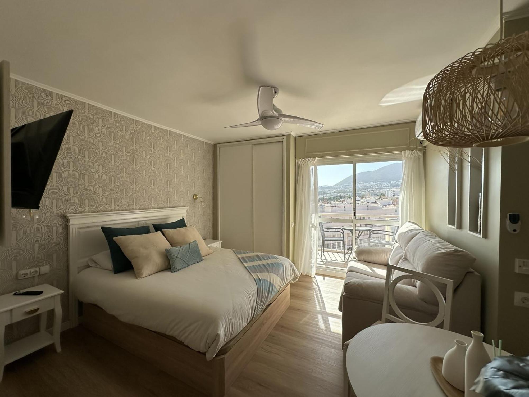 Estudio Agata Con Piscina A 800M De La Playa Benalmádena Extérieur photo